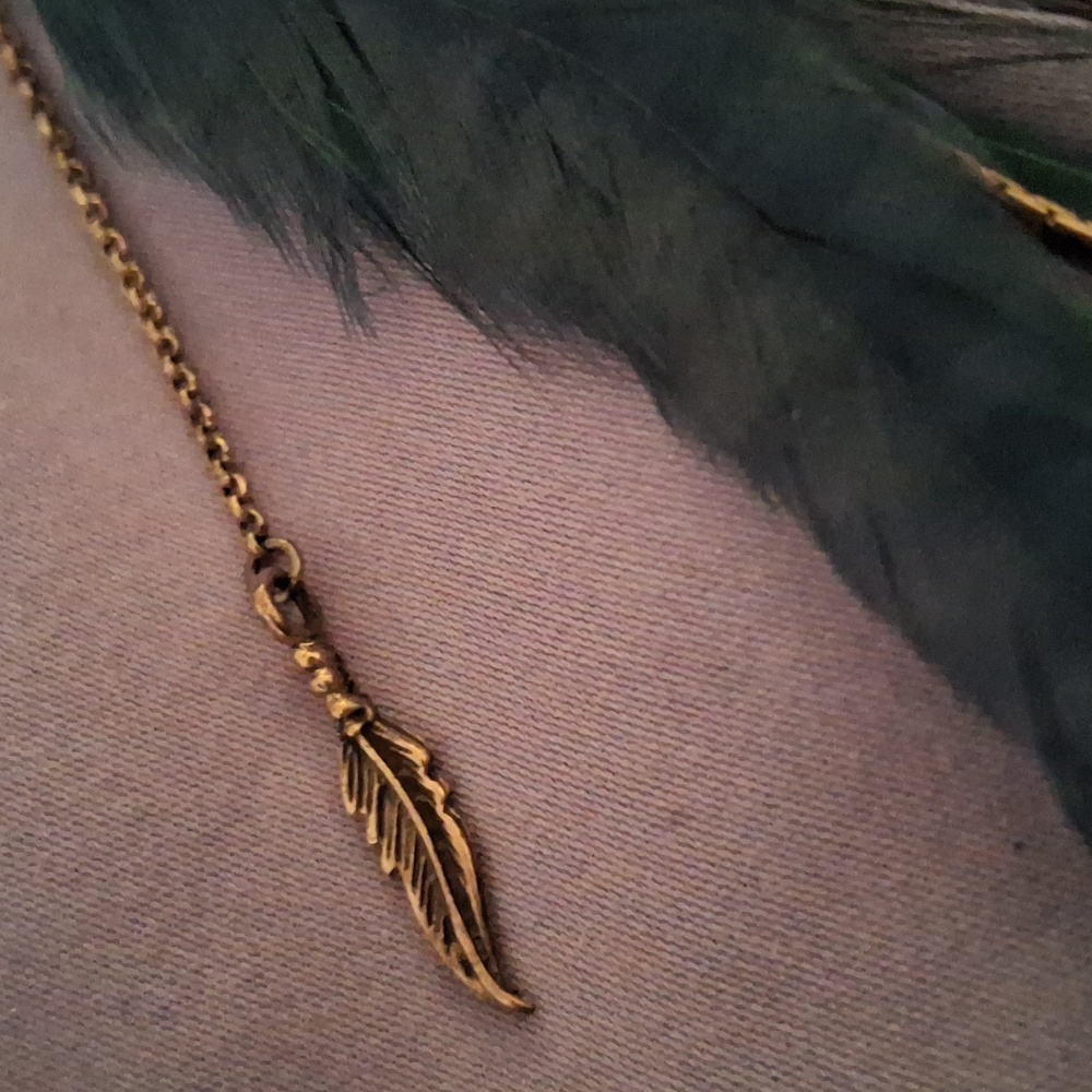 Elegant Vintage Feather Drop Earrings - Picture 5 of 7